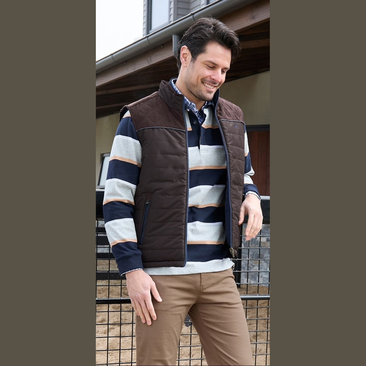 Thomas Cook Reversible Vest - Dark Brown/Navy